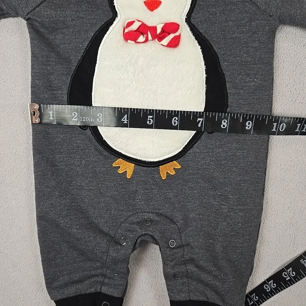 Holiday Time Baby Penguin Romper 0–3 Months Gray Long Sleeve Christmas‎ Outfit